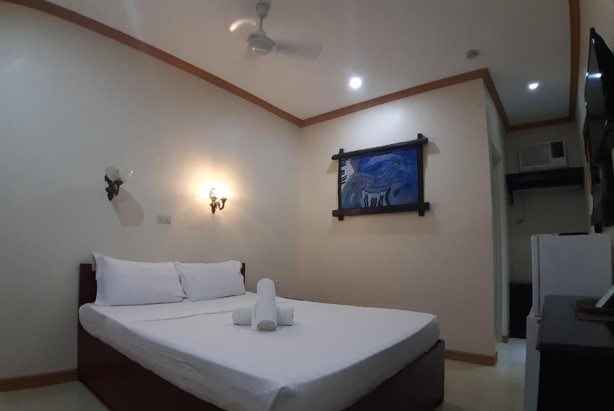 Reddoorz At New Casamila Hotel Palawan 푸에르토프린세사 외부 사진